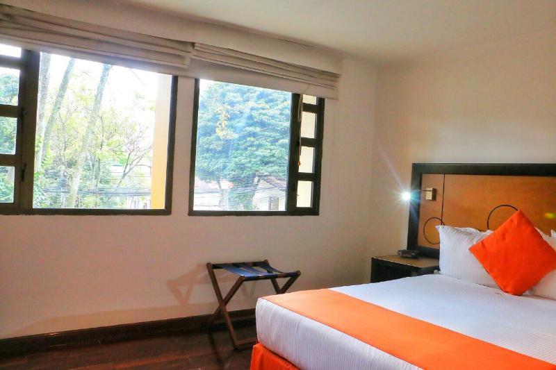 Hotel Emaus Богота Экстерьер фото